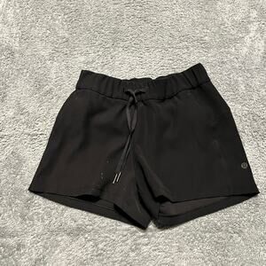 Lululemon Shorts Womens 4 Black On The Fly W7ARNS Athletic Running *flaw